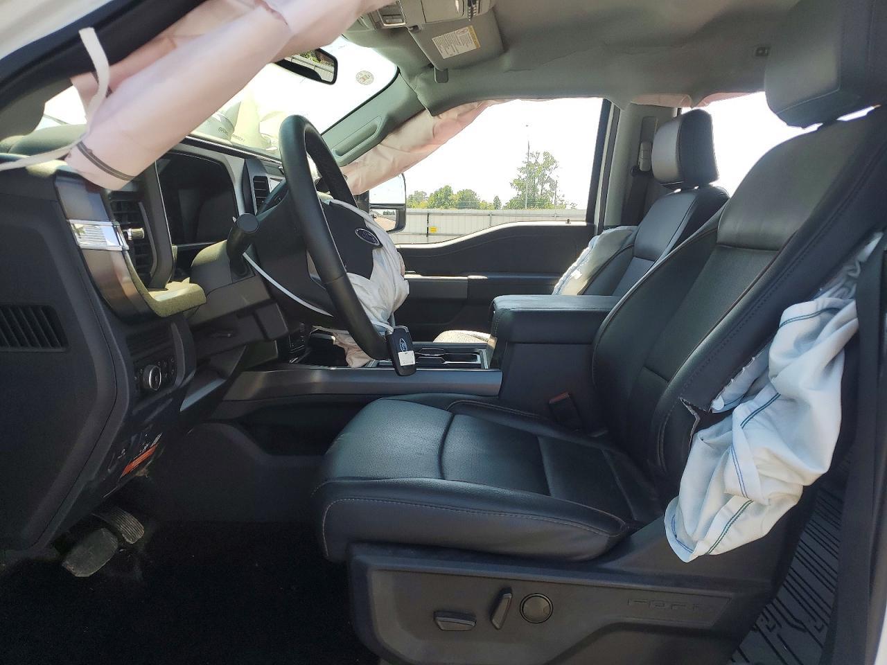 2026 Ford F250 Super Duty - Фото 7