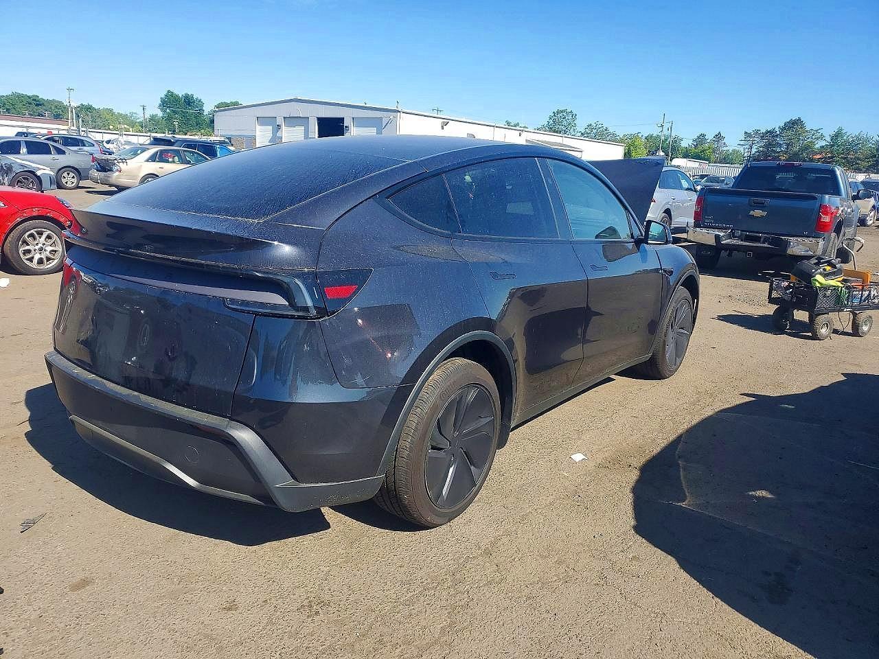 2026 Tesla Model Y - Фото 3