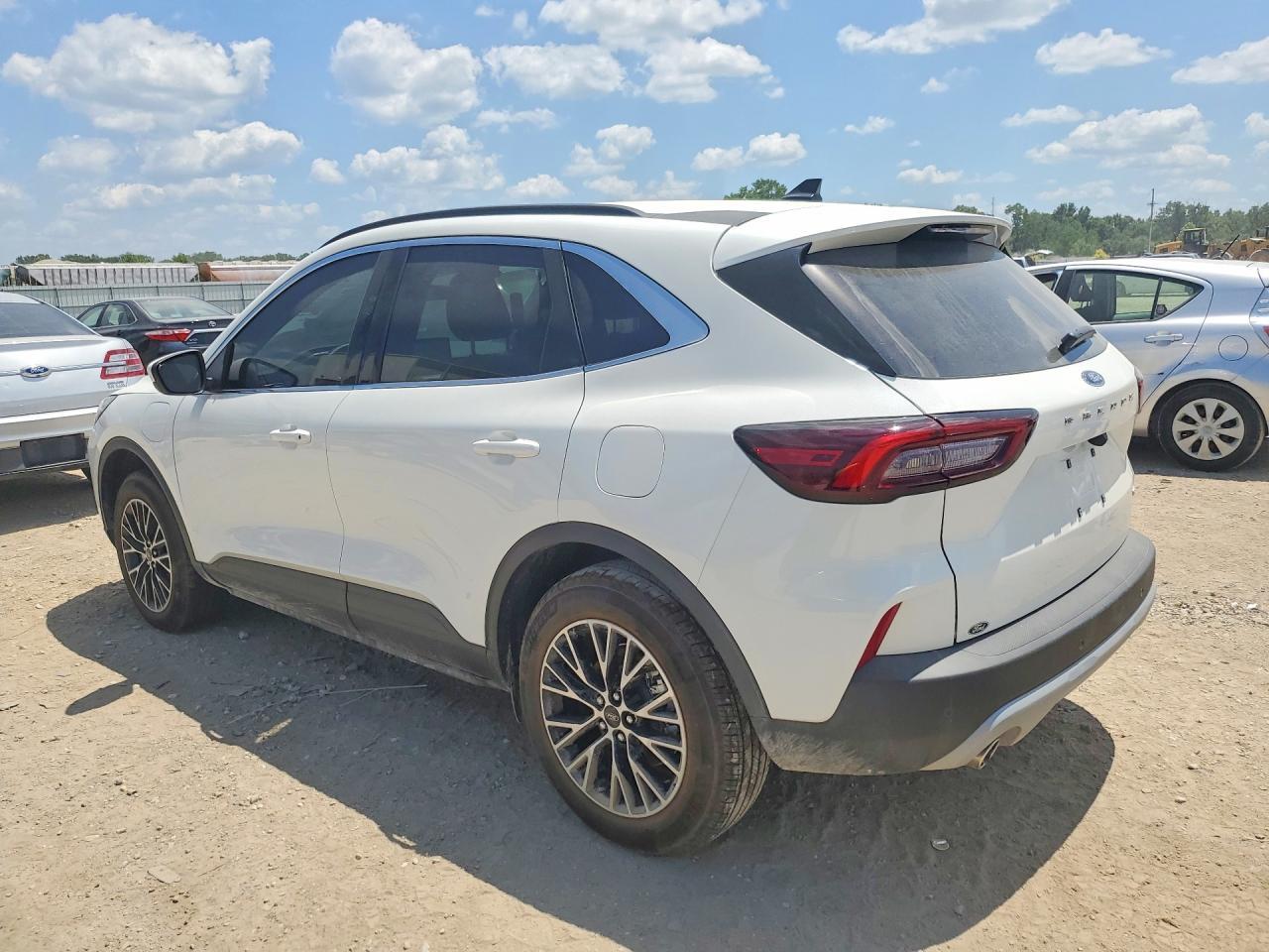 2026 Ford Escape - Image 2