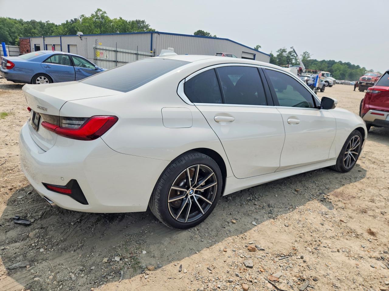 2019 BMW 330Xi - Image 3