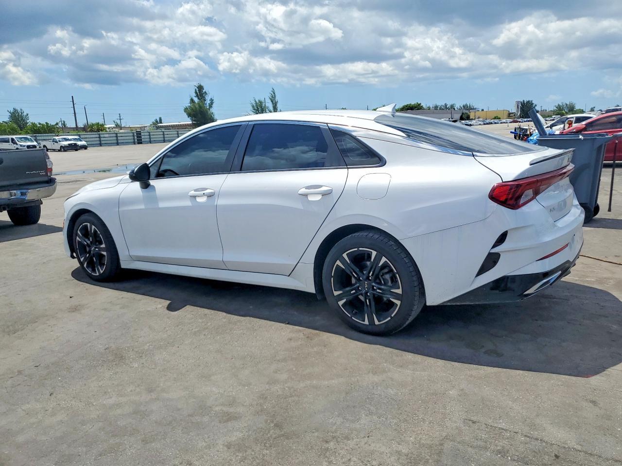 2023 Kia K5 Gt-Line - Image 2