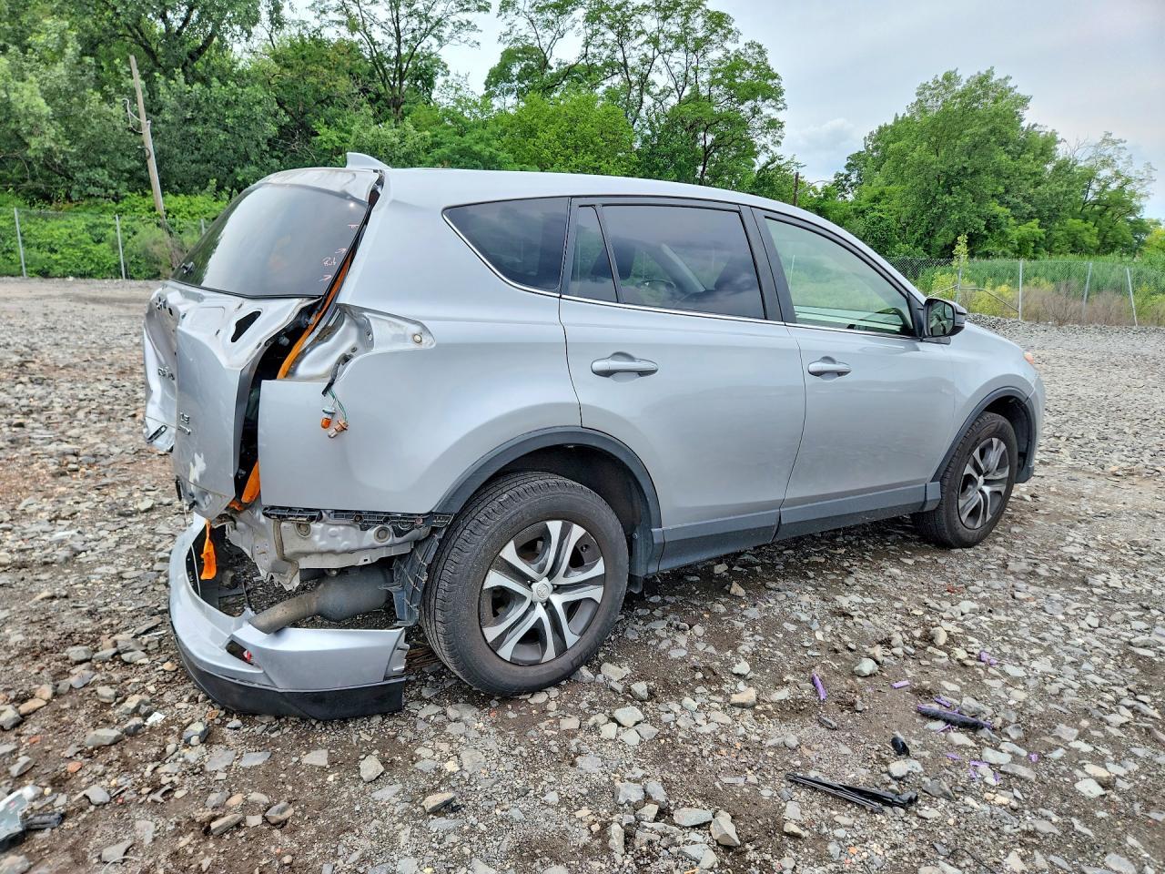 2018 Toyota Rav4 Le - Image 3