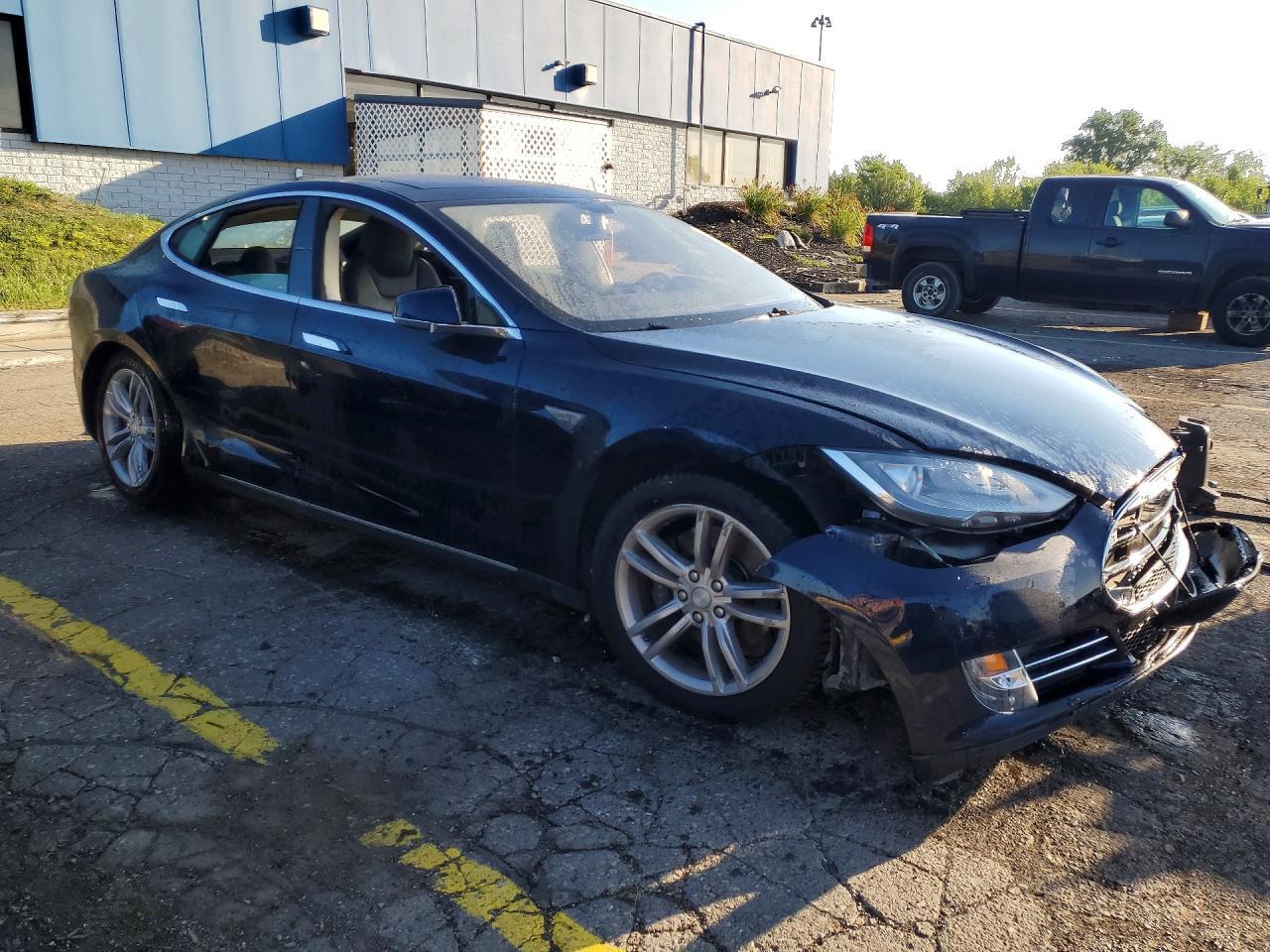 2013 Tesla Model S - Image 4