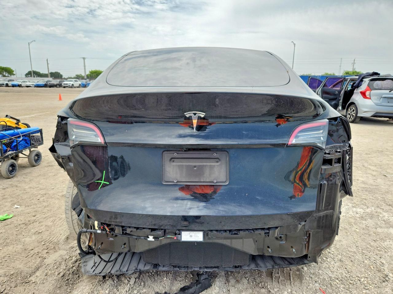 2024 Tesla Model Y - Фото 6
