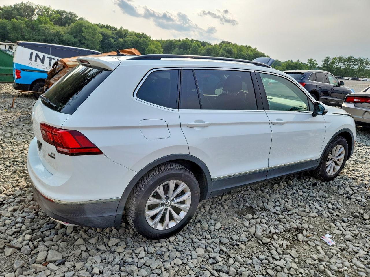 2018 Volkswagen Tiguan Se - Image 3