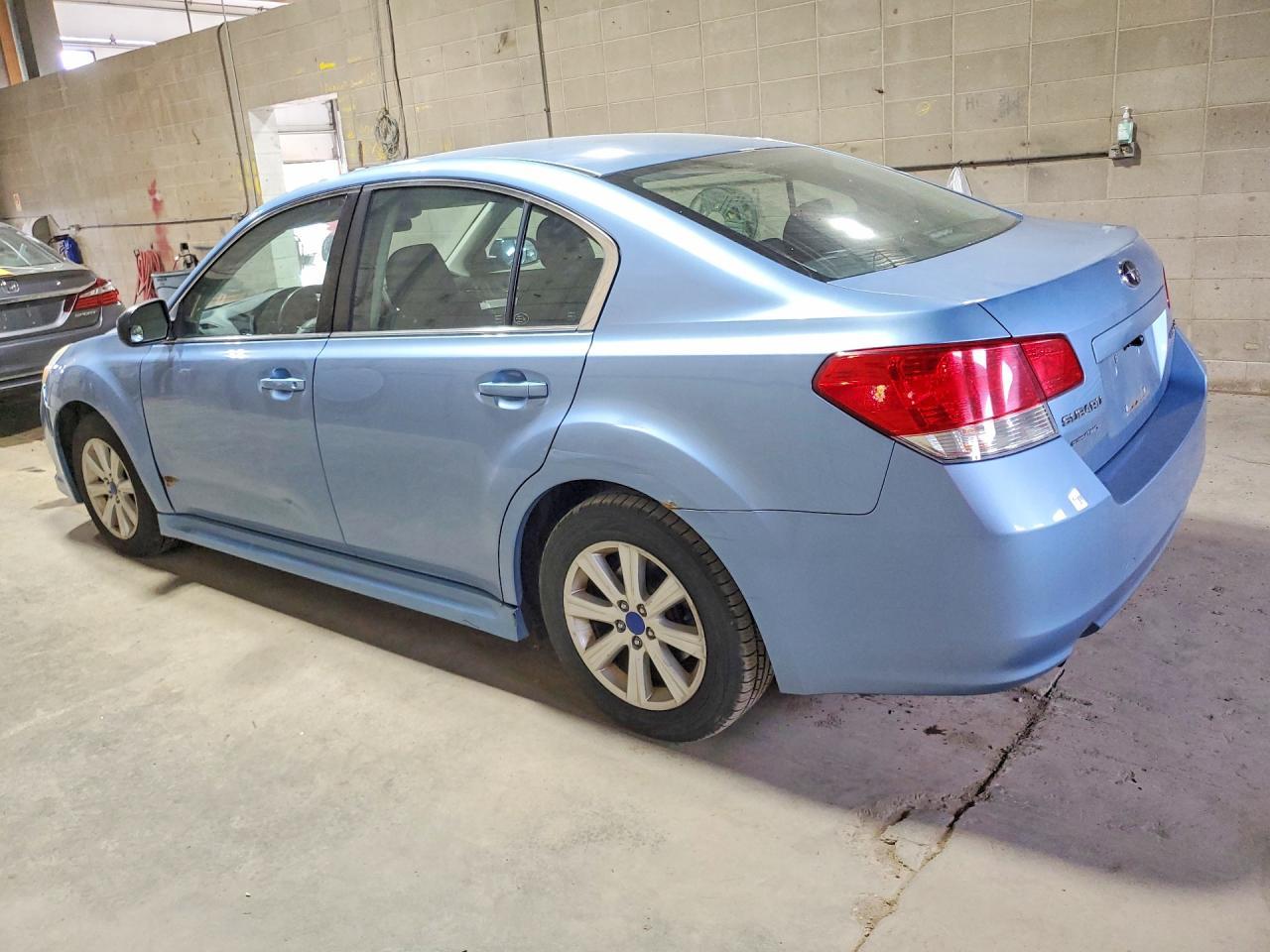2012 Subaru Legacy 2.5I - Фото 2