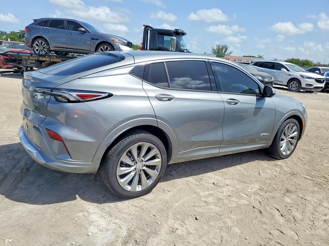 2025 Buick Envista Avenir - Image 3