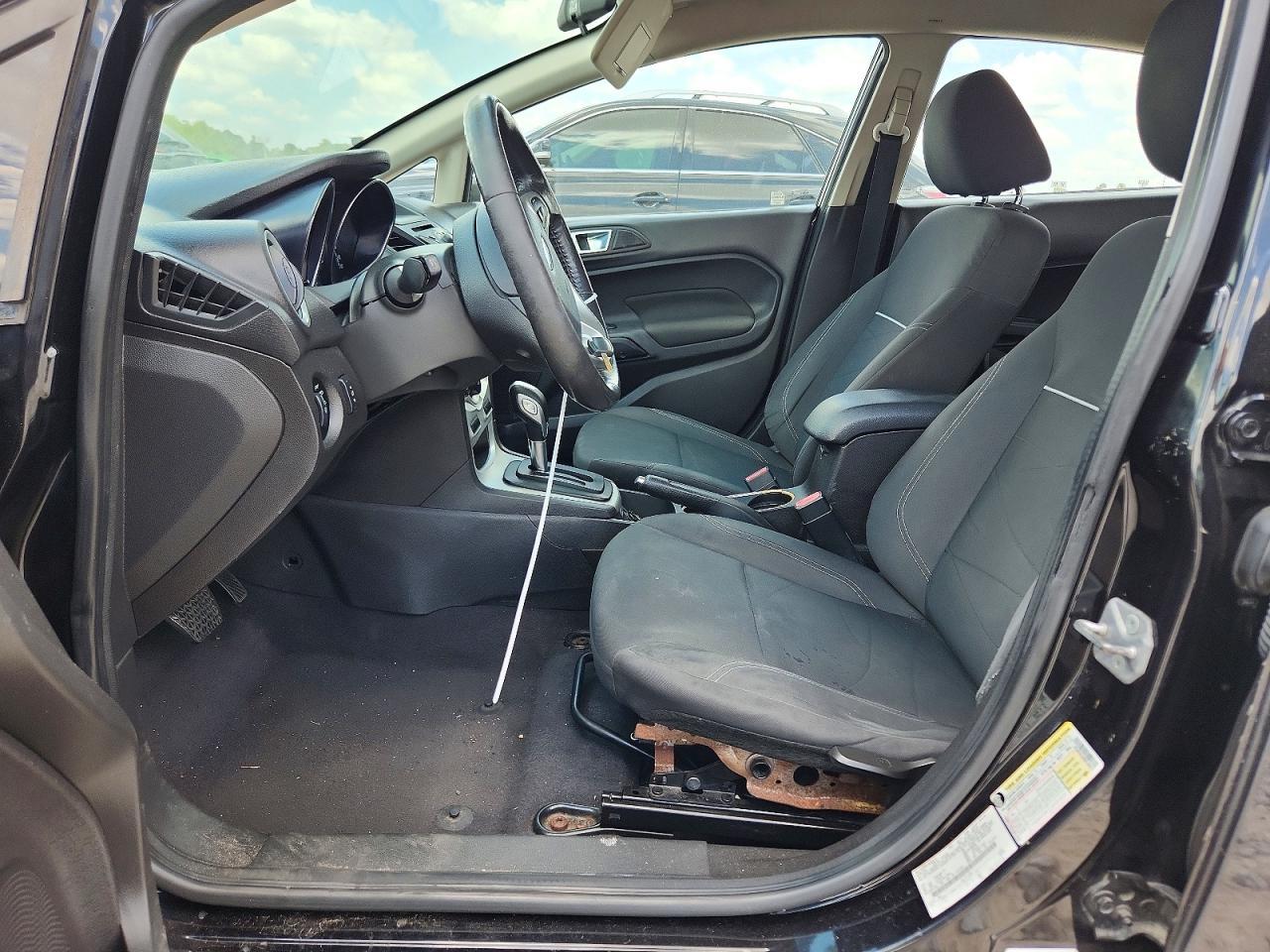 2014 Ford Fiesta Se - Фото 7