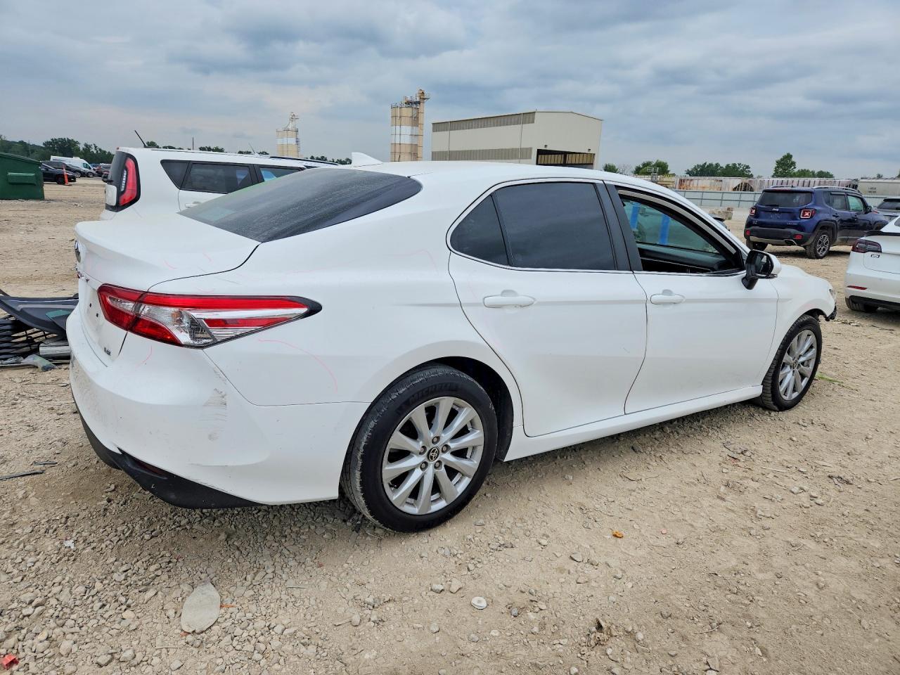 2020 Toyota Camry Le - Image 3