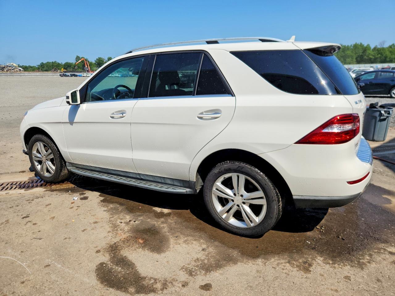 2015 Mercedes-Benz Ml 350 4Matic - Image 2