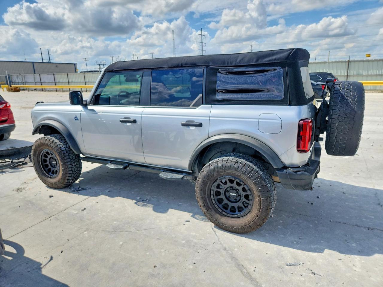 2023 Ford Bronco Base - Фото 2