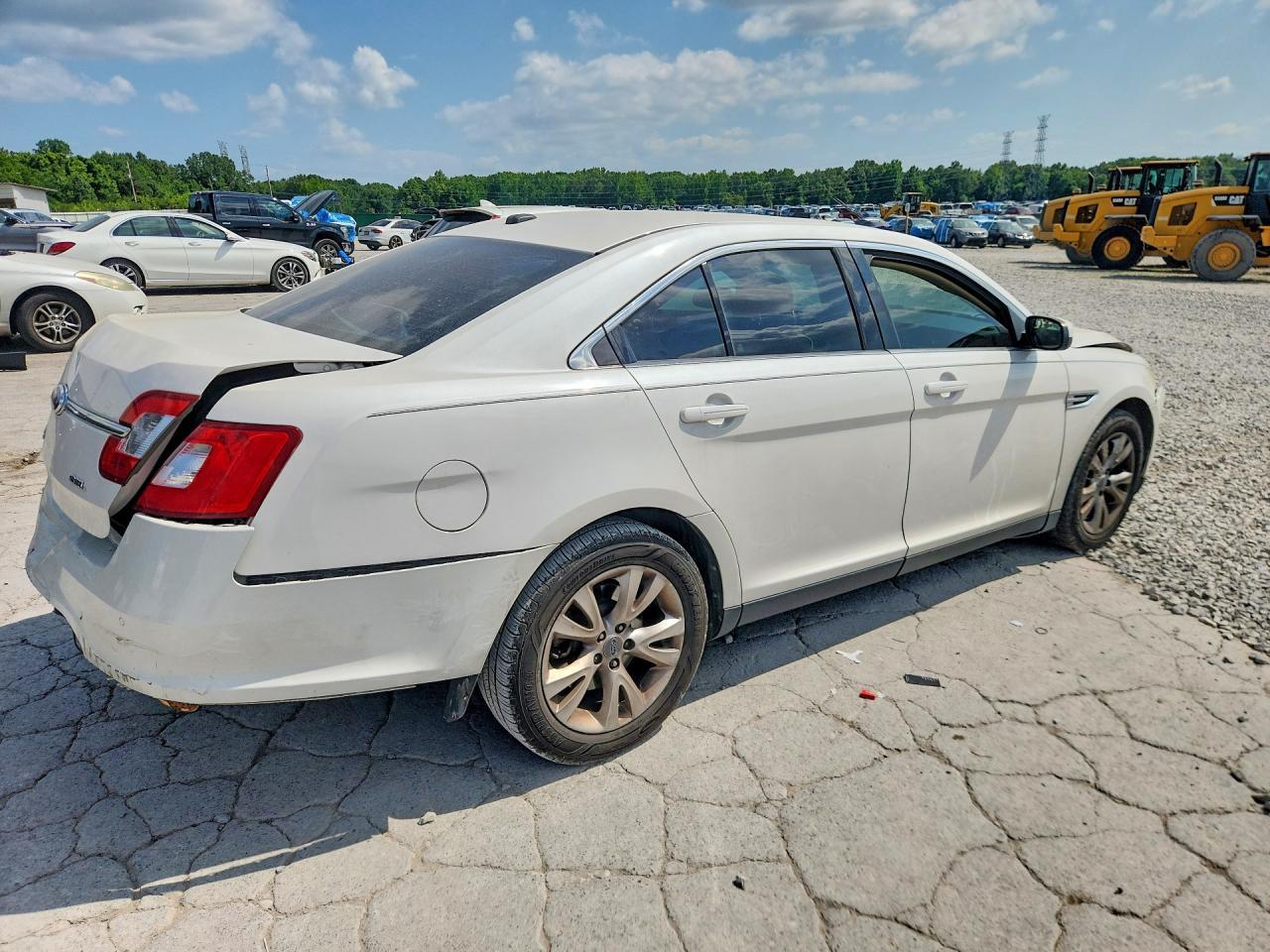 2010 Ford Taurus Sel - Image 3