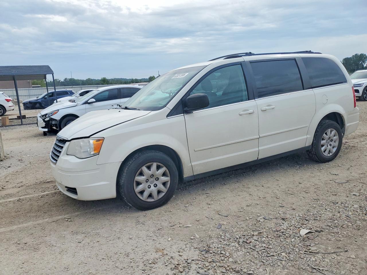 2010 Chrysler Town & Country Lx