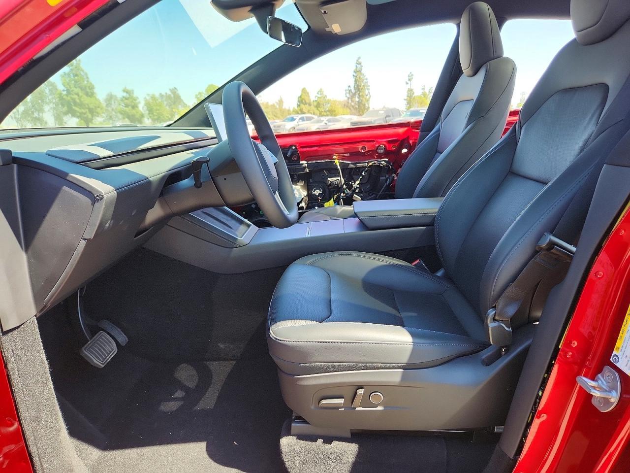 2026 Tesla Model Y - Фото 7