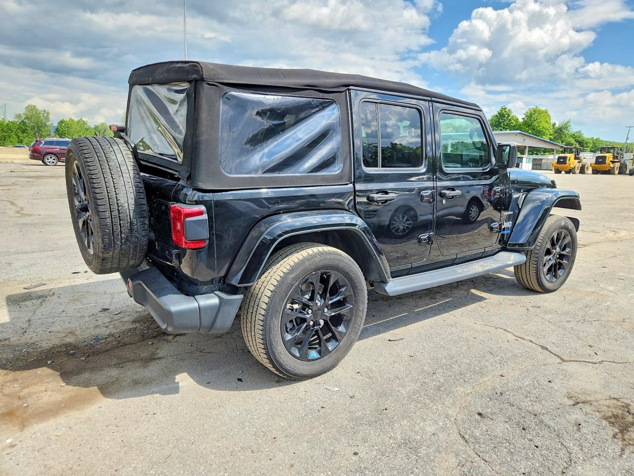 2022 Jeep Wrangler Unlimited Sahara 4Xe - Image 3