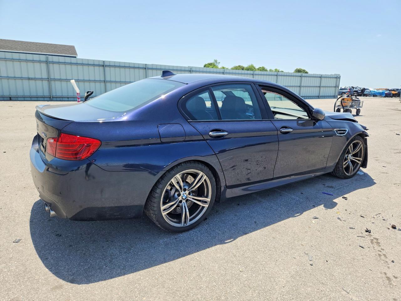 2014 BMW M5 - Фото 3