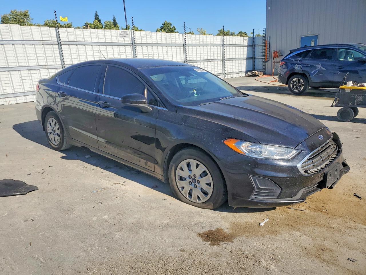 2019 Ford Fusion S - Фото 4