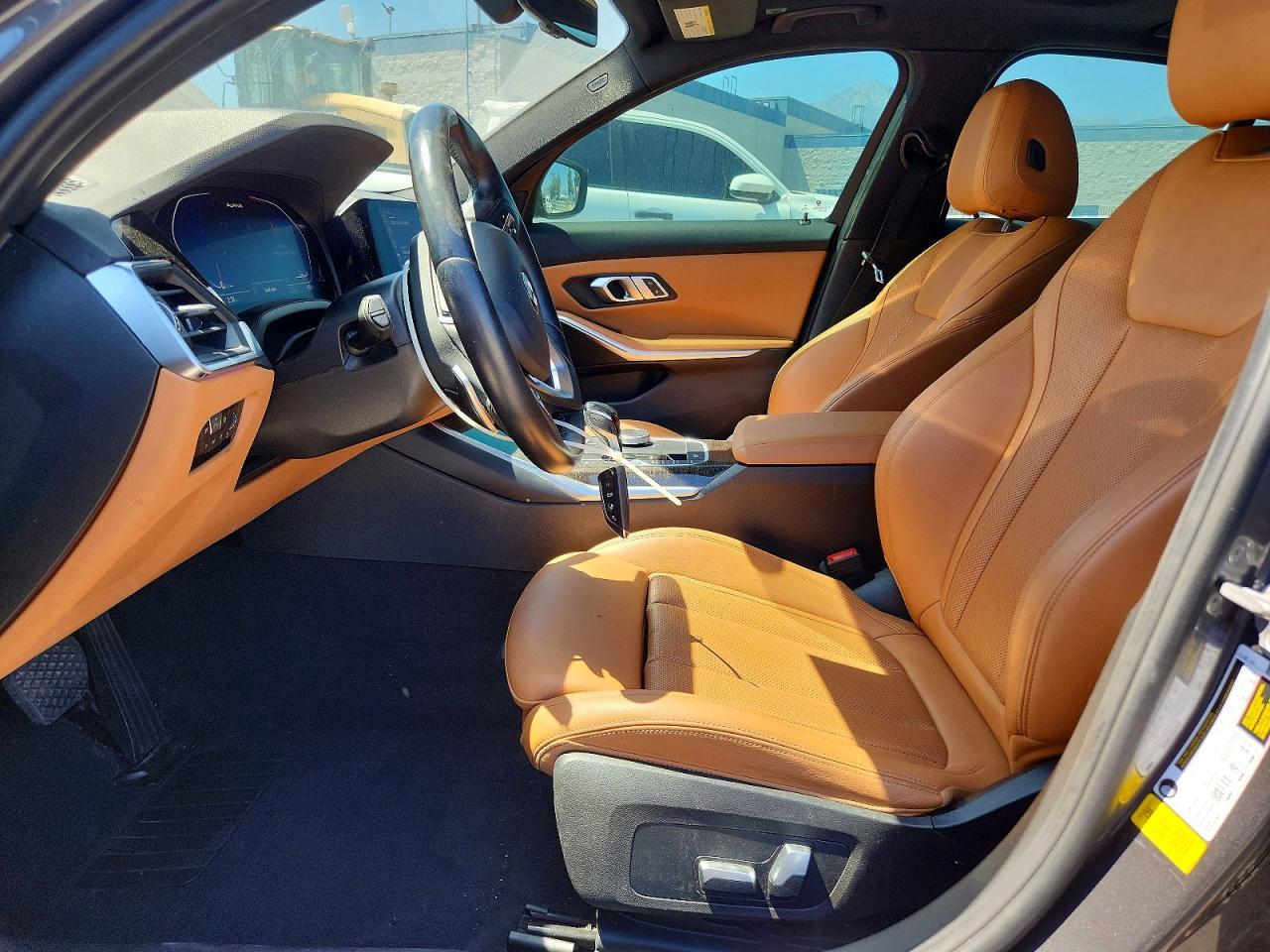 2022 BMW 330I - Фото 7