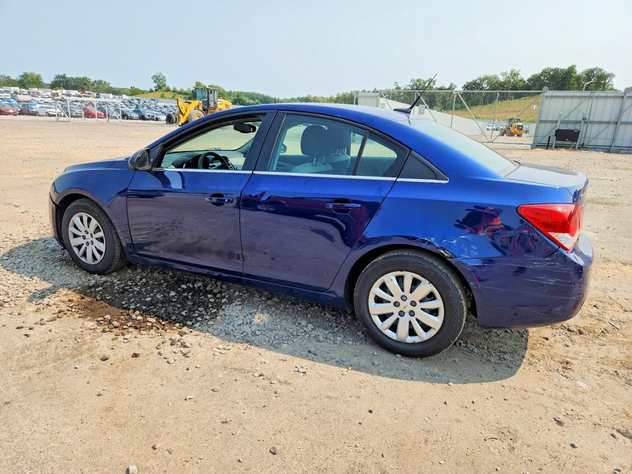 2012 Chevrolet Cruze Ls - Image 2