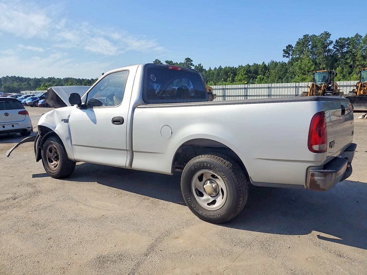 2004 Ford F-150 Heritage Classic - Image 2