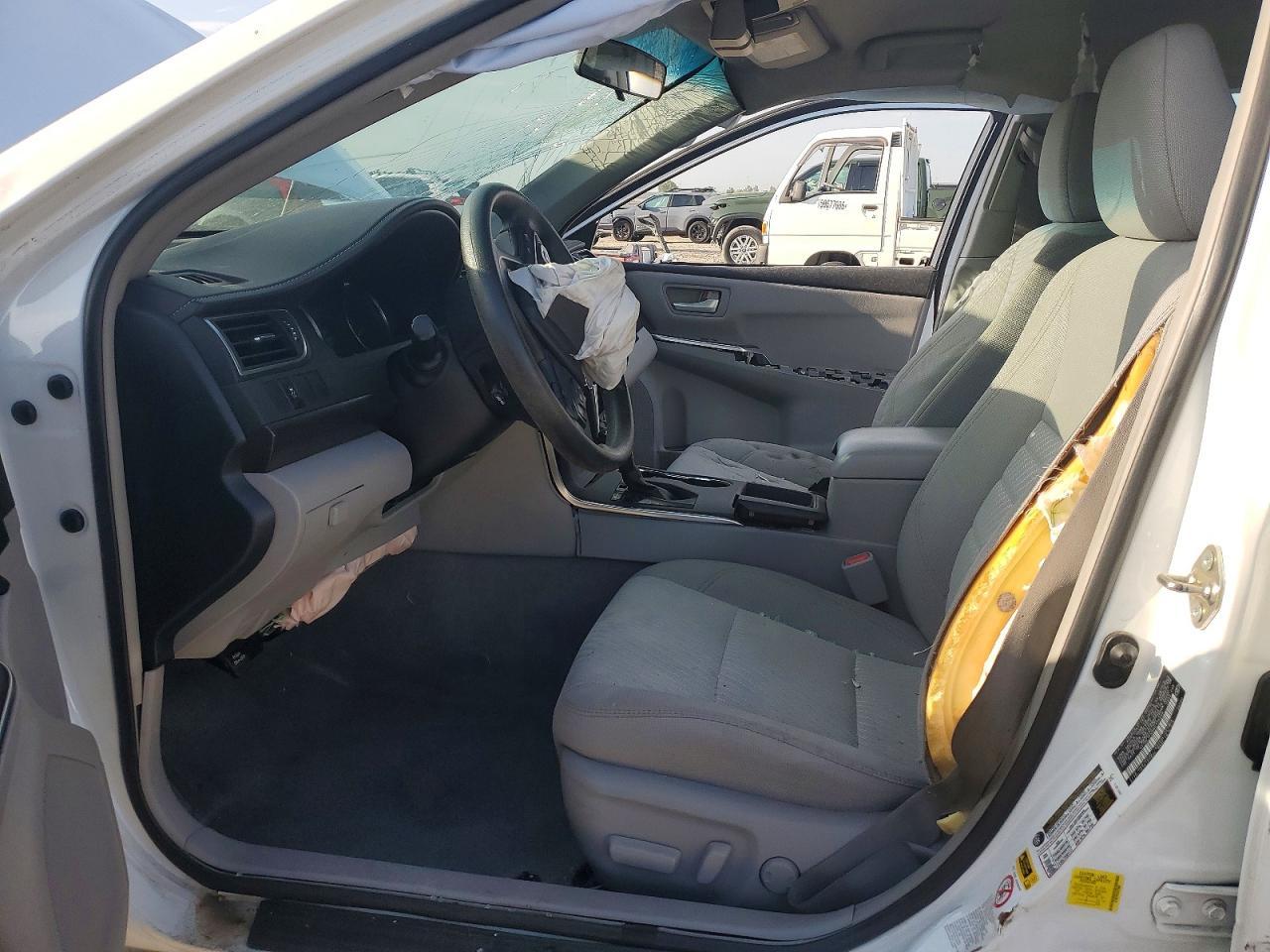 2016 Toyota Camry Le - Фото 7