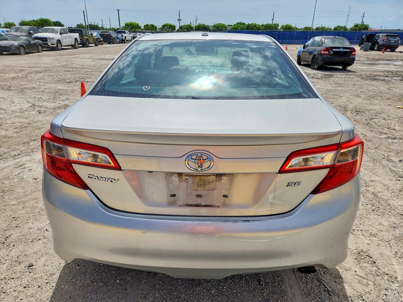 2014 Toyota Camry Se - Image 6