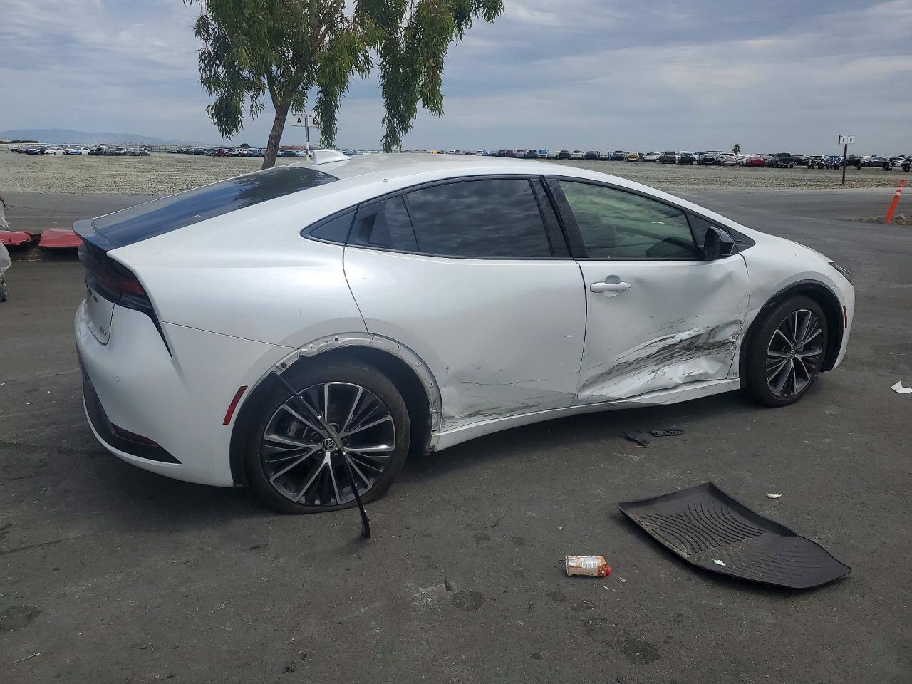 2023 Toyota Prius Xle - Фото 3