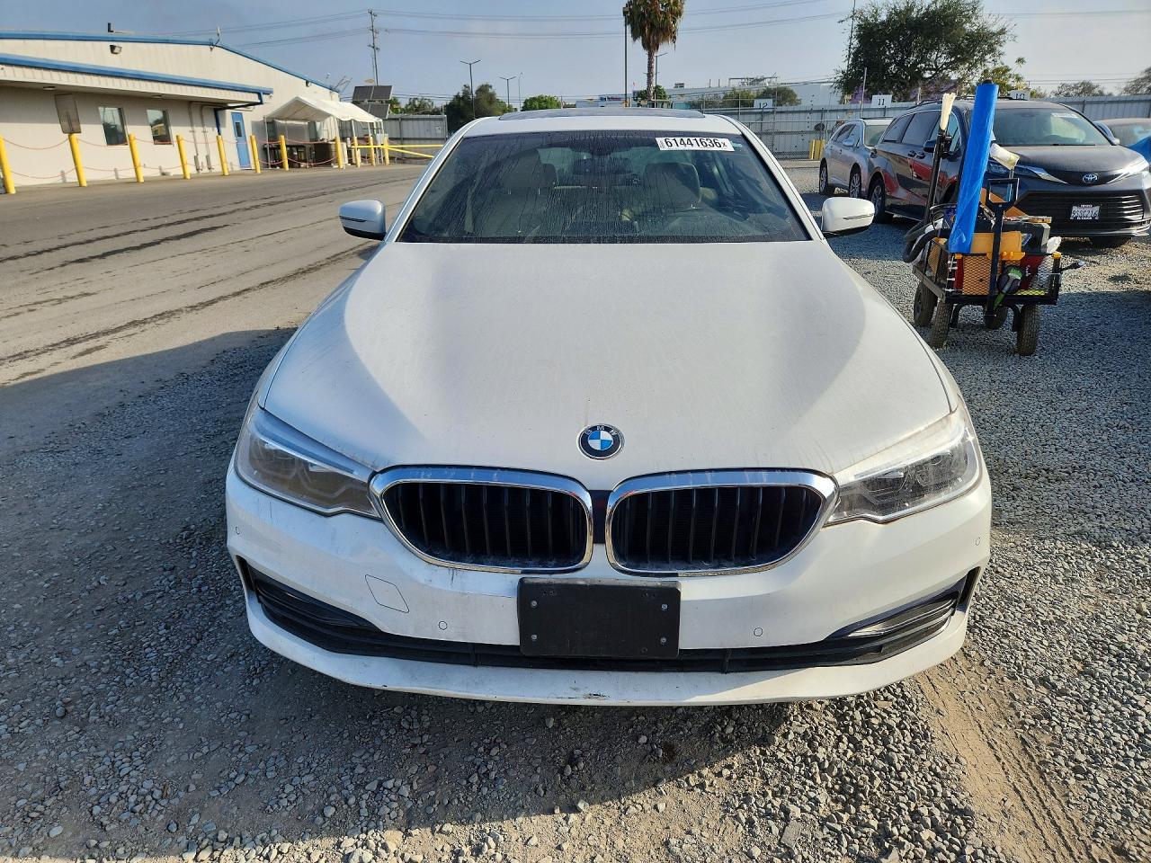 2017 BMW 530 I - Фото 5