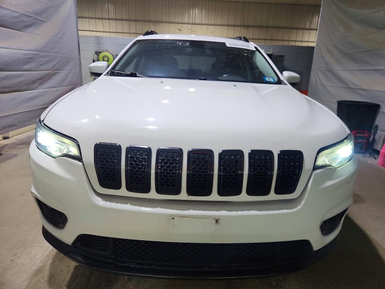 2020 Jeep Cherokee Latitude Plus - Image 5