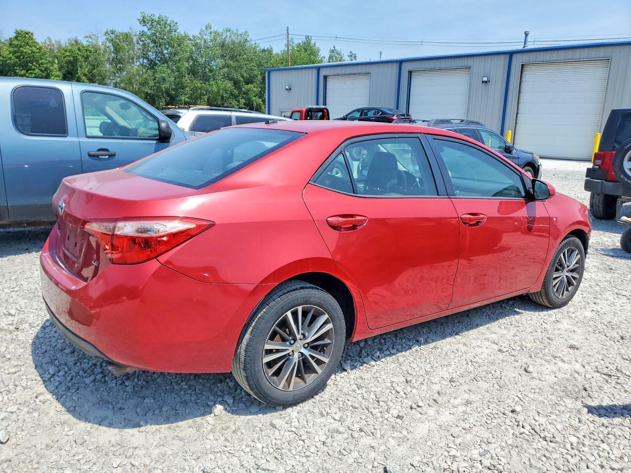 2018 Toyota Carolla - Фото 3
