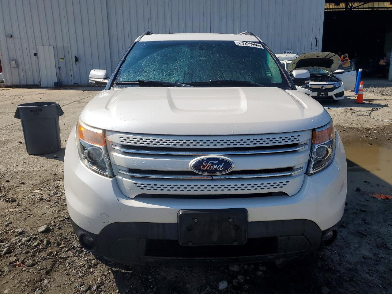 2015 Ford Explorer Limited - Image 5