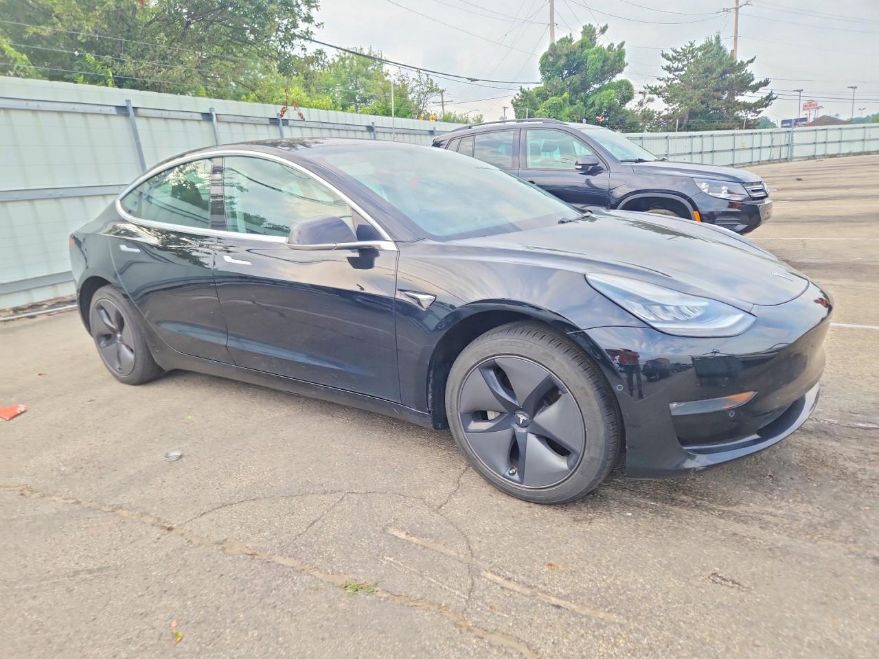 2019 Tesla Model 3 - Фото 4