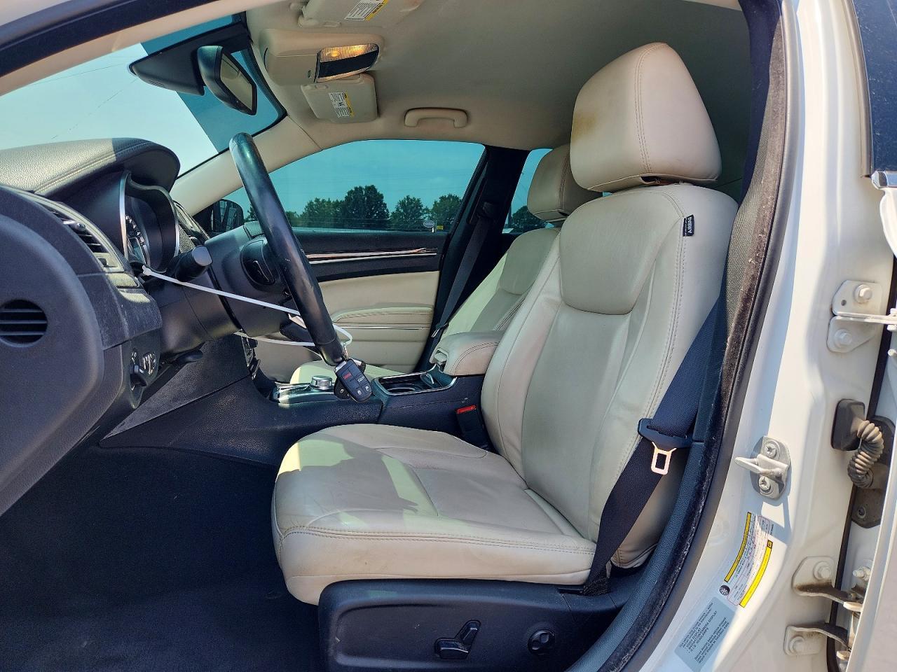 2015 Chrysler 300 Limited - Фото 7