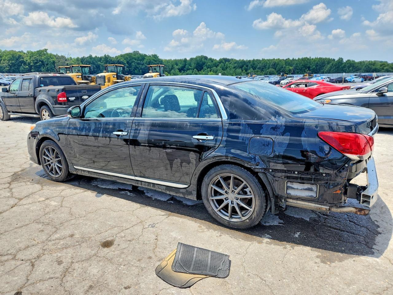 2011 Toyota Avalon Limited - Фото 2
