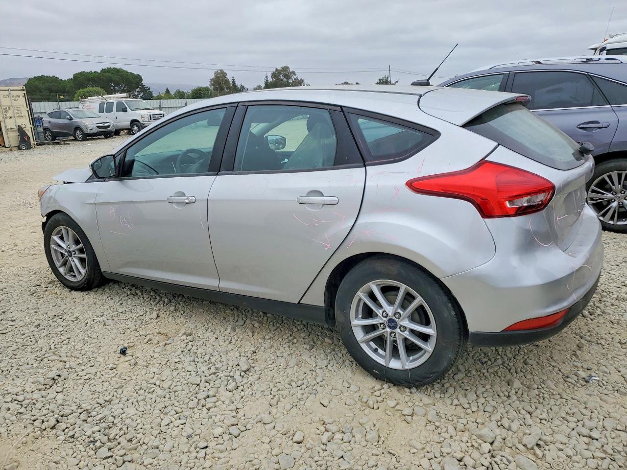 2017 Ford Focus Se - Фото 2
