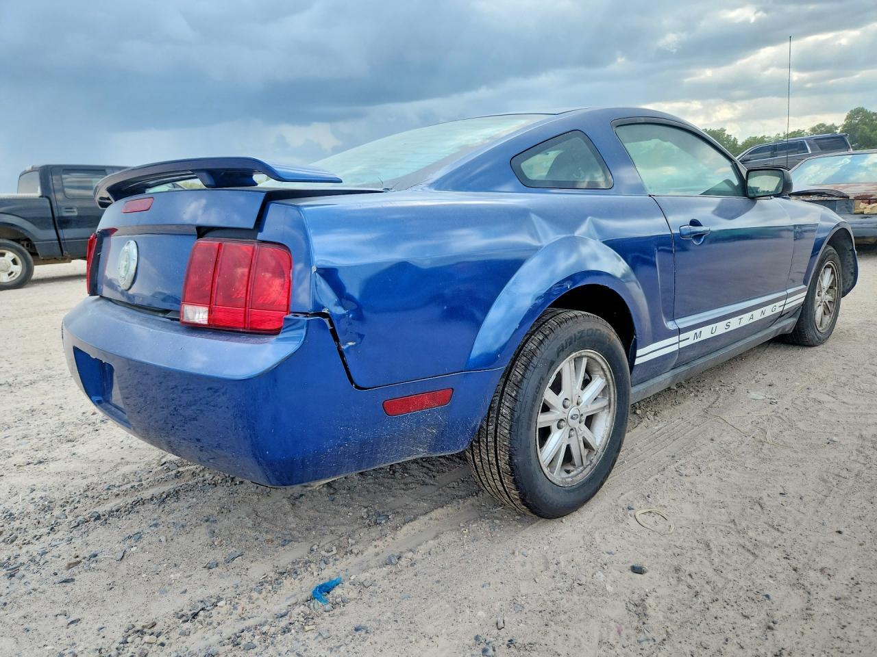 2006 Ford Mustang - Image 3