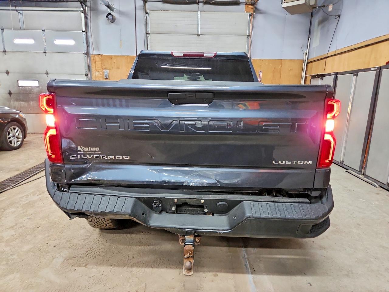 2021 Chevrolet Silverado K1500 Custom - Фото 6