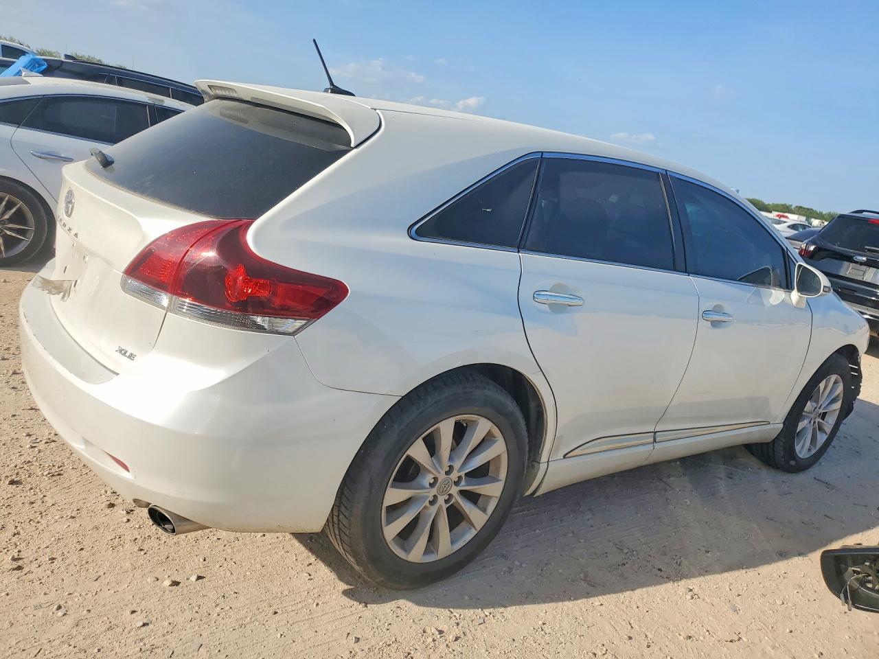 2013 Toyota Venza Xle - Image 3
