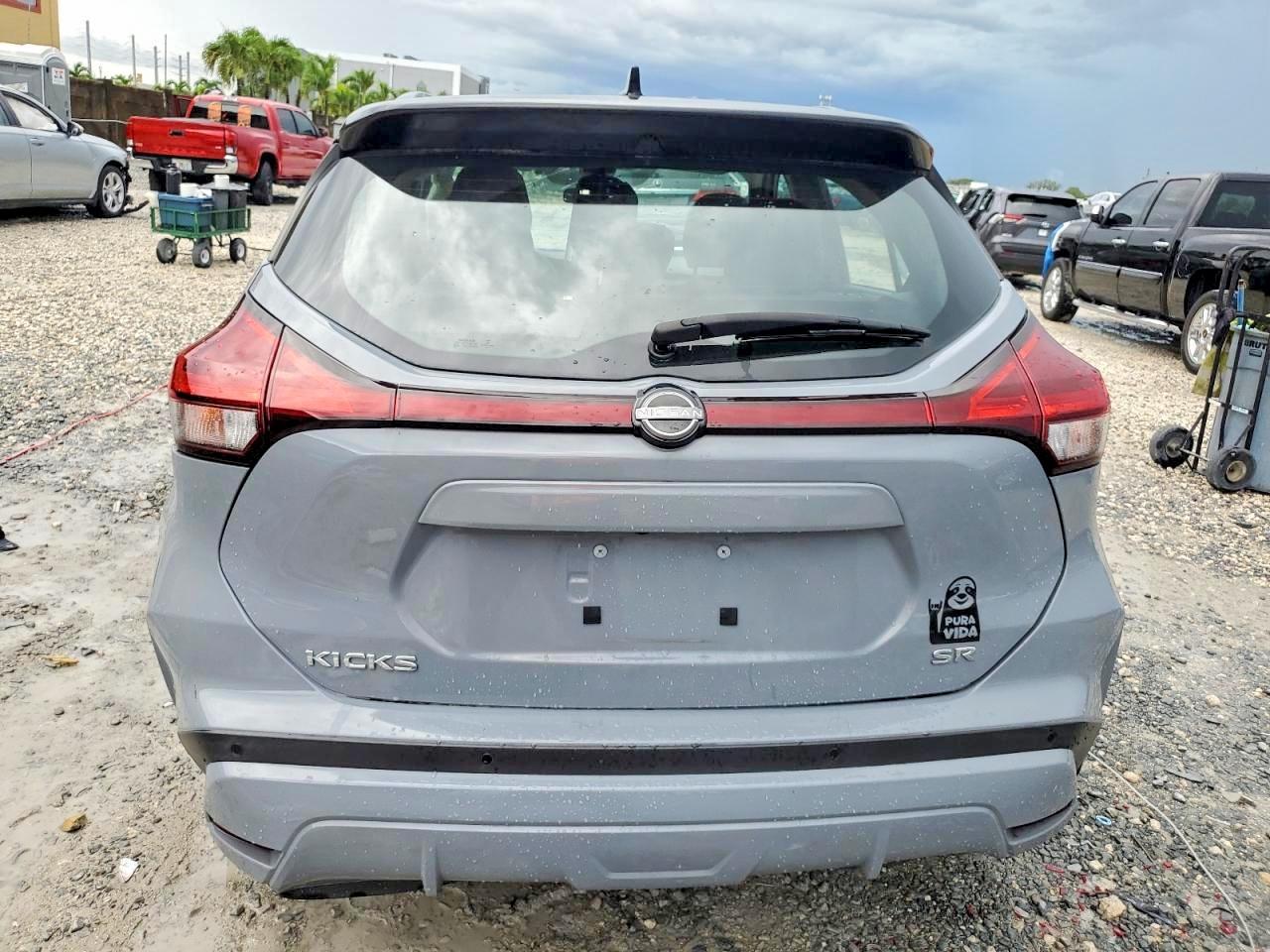 2023 Nissan Kicks Sr - Image 6