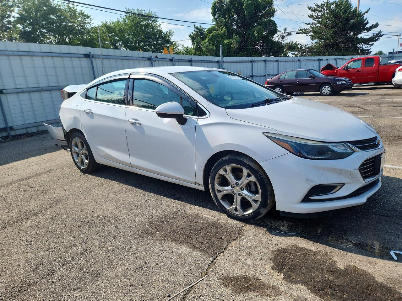2017 Chevrolet Cruze Premier - Image 4