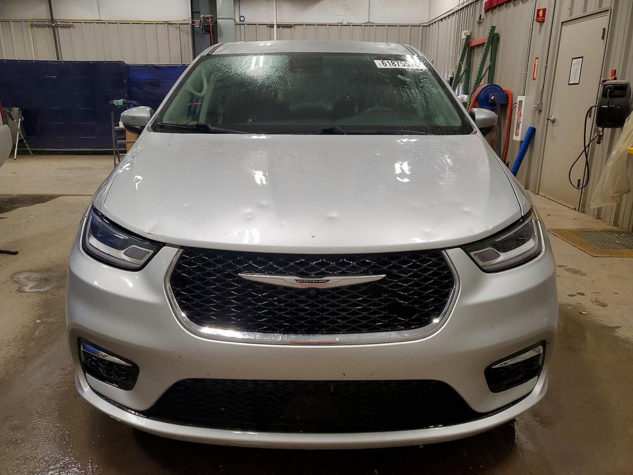 2023 Chrysler Pacifica Touring L - Image 5