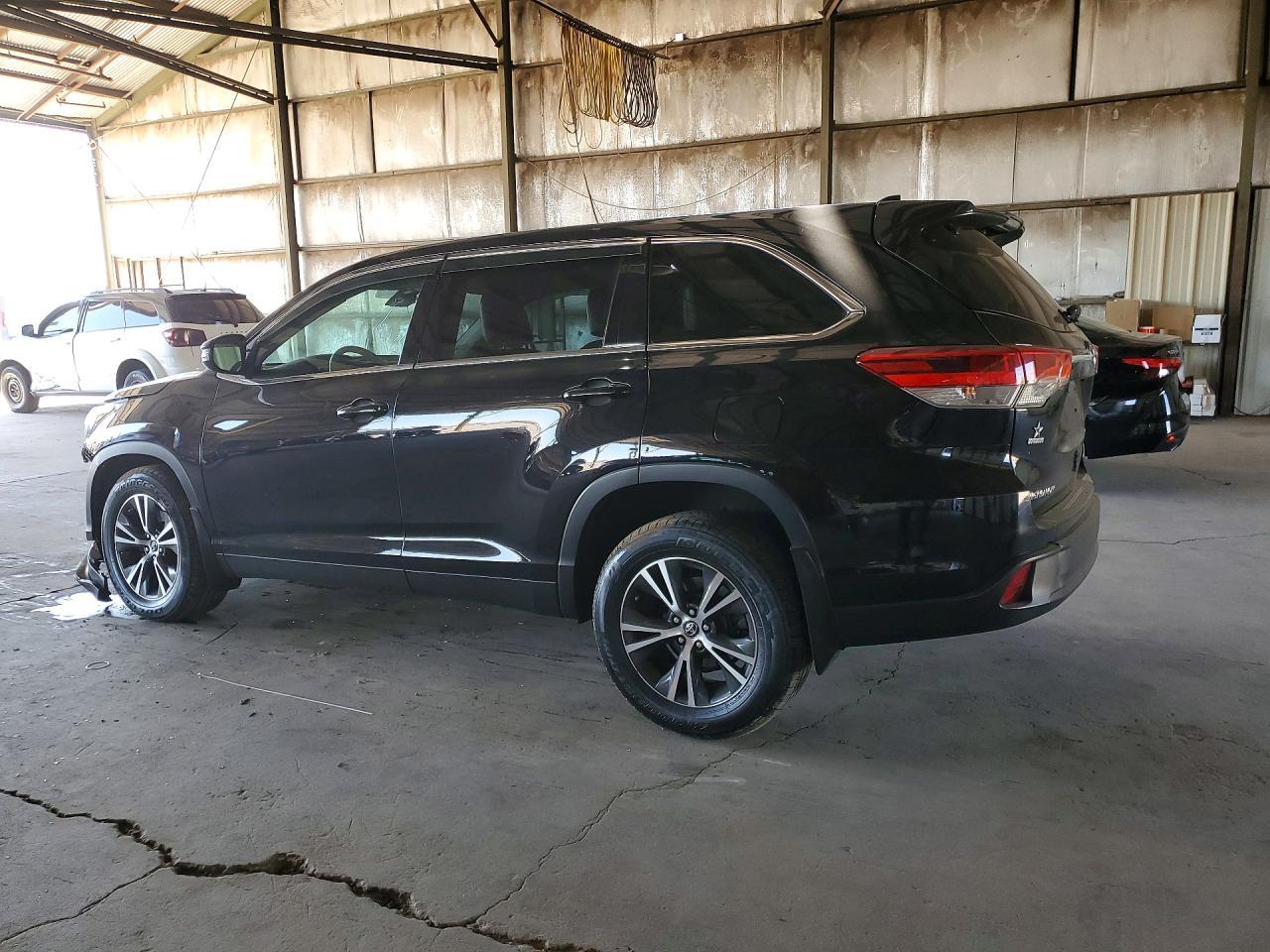 2019 Toyota Highlander Le Plus - Фото 2