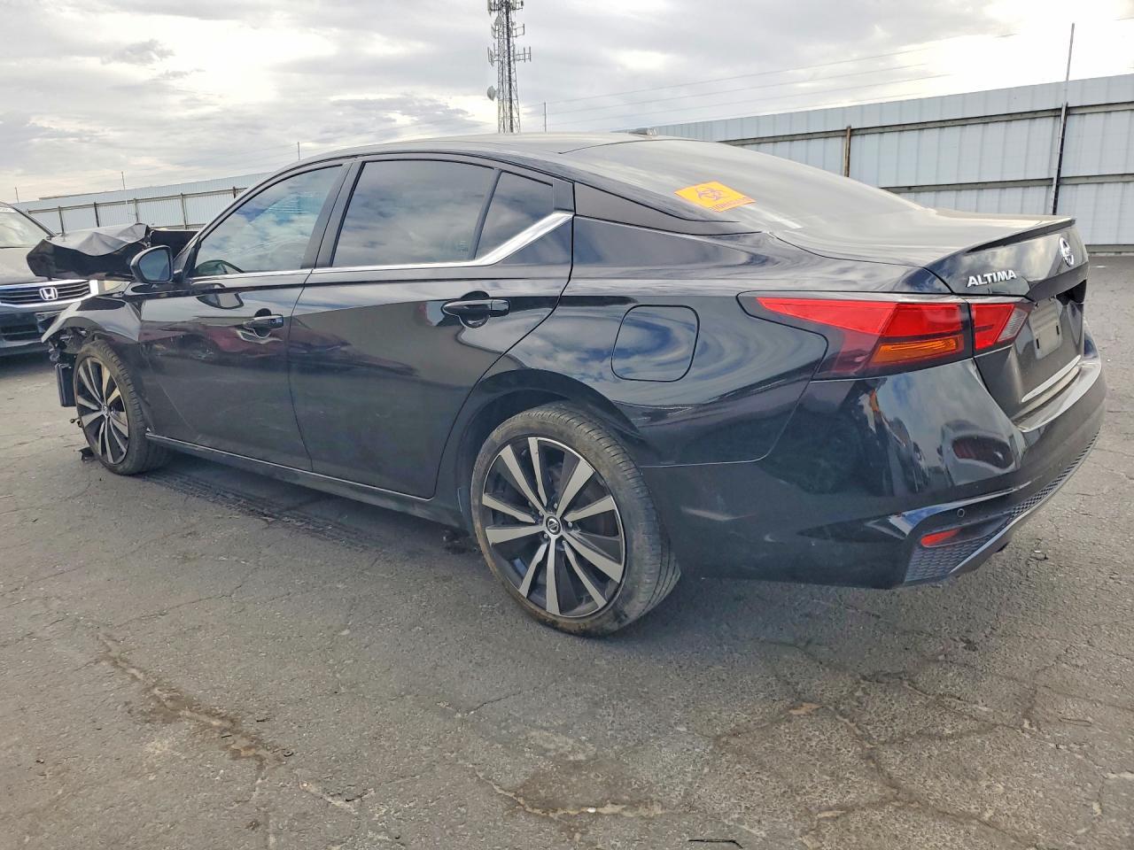 2022 Nissan Altima Sr - Фото 2