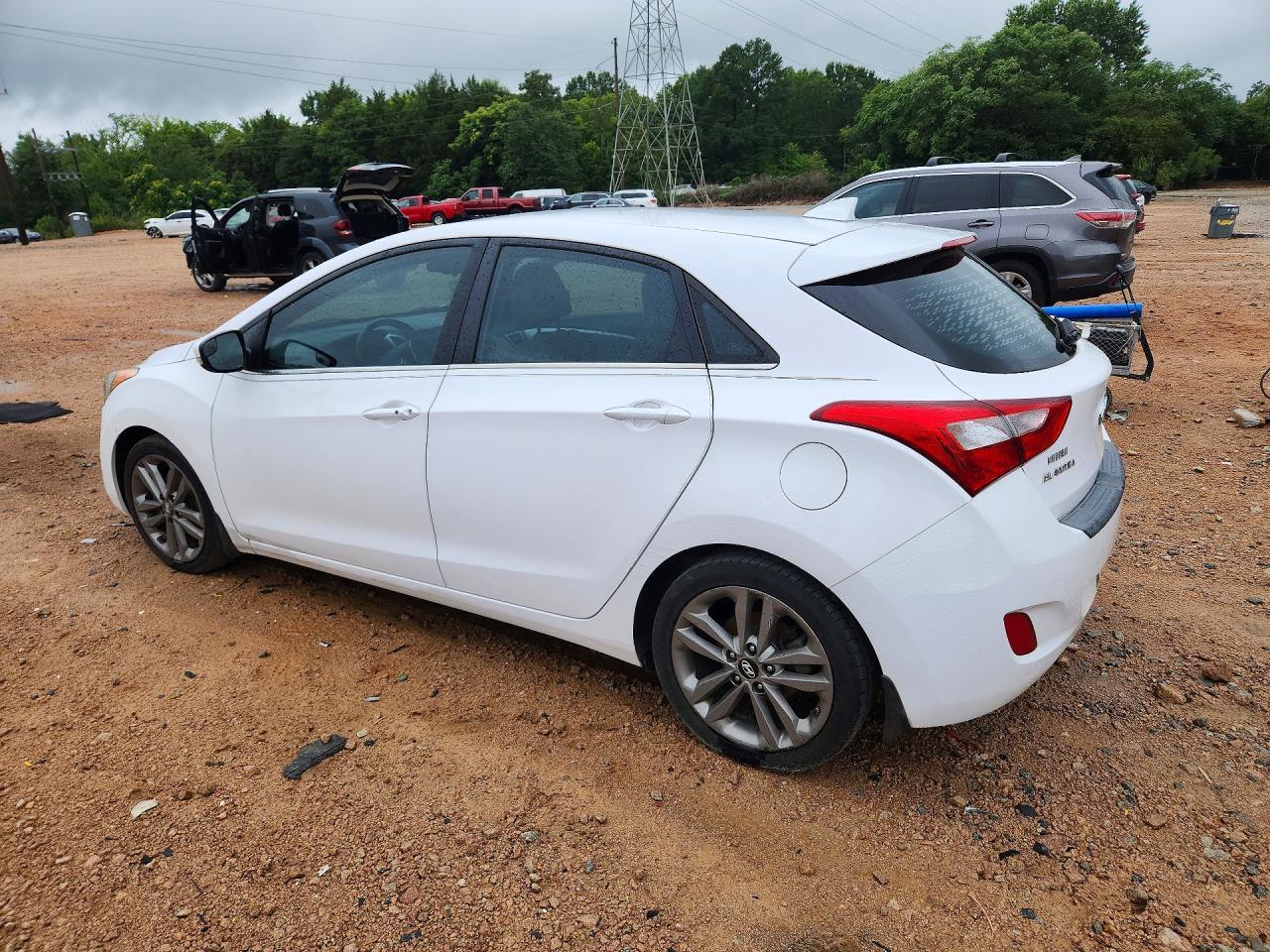 2016 Hyundai Elantra Gt Base - Фото 2