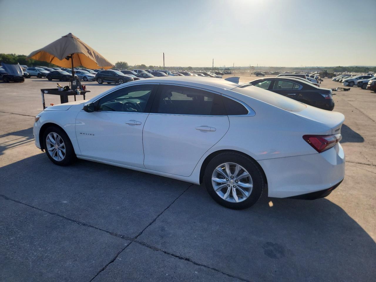 2022 Chevrolet Malibu Lt - Фото 2