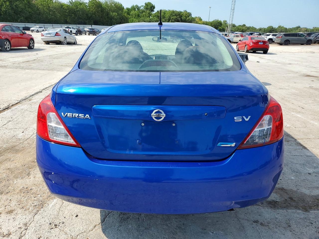 2012 Nissan Versa 1.6 S - Image 6