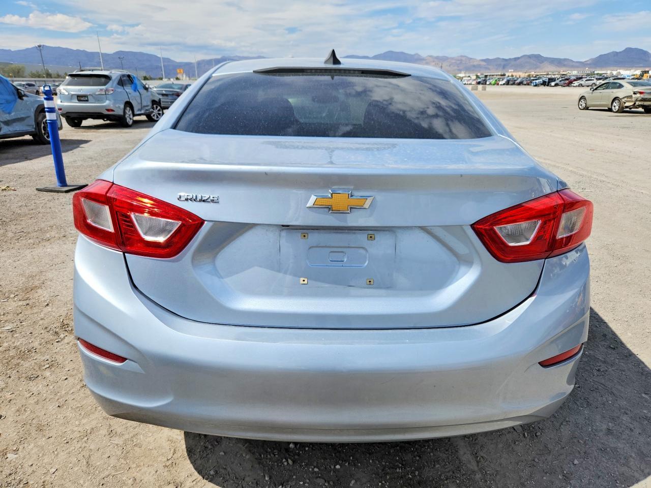 2017 Chevrolet Cruze Ls - Image 6