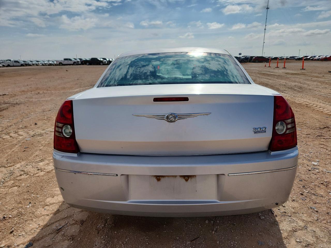 2010 Chrysler 300 Touring - Image 6