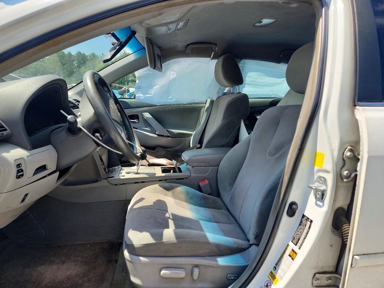2011 Toyota Camry Le - Image 7