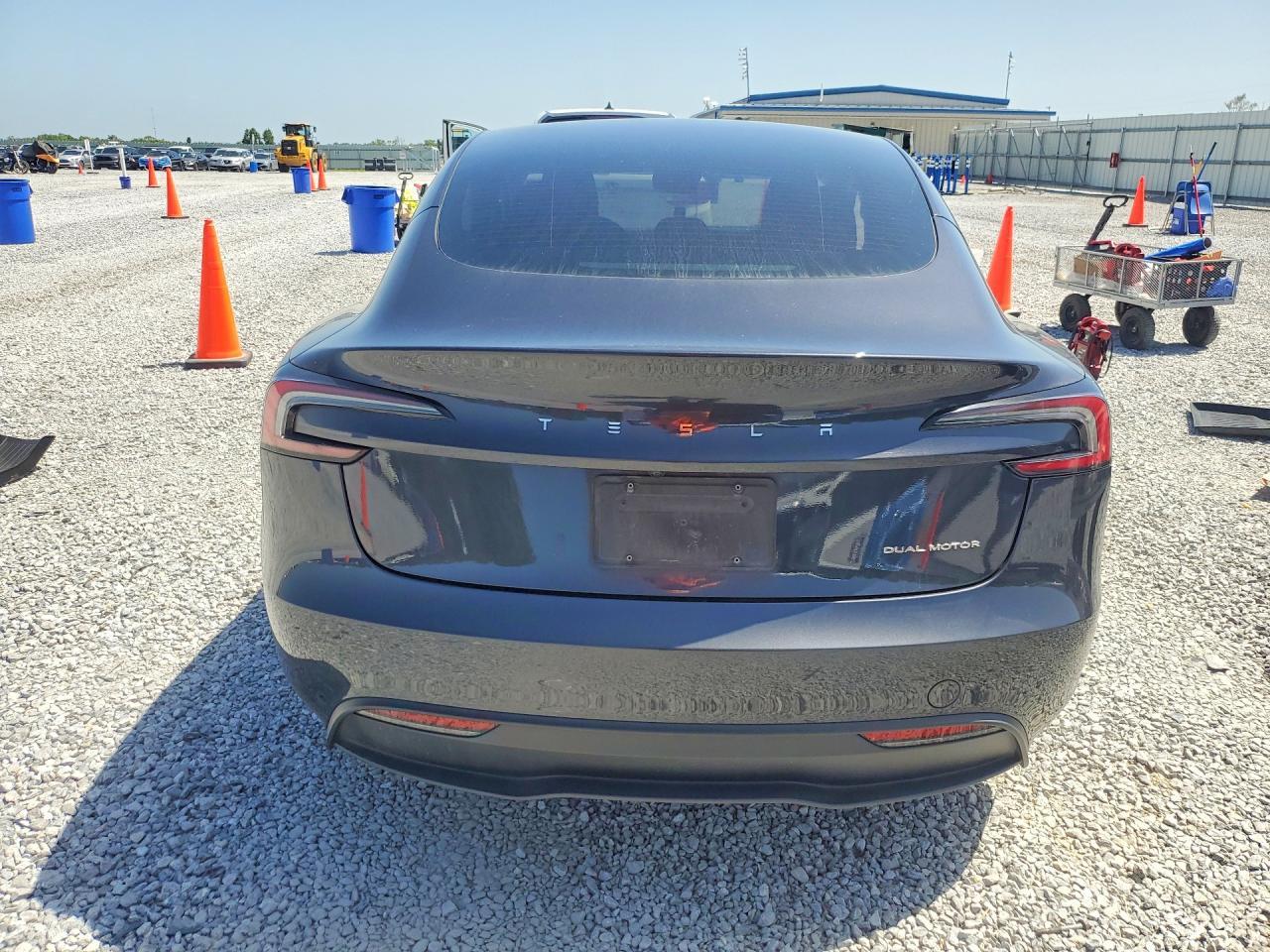 2024 Tesla Model 3 - Фото 6